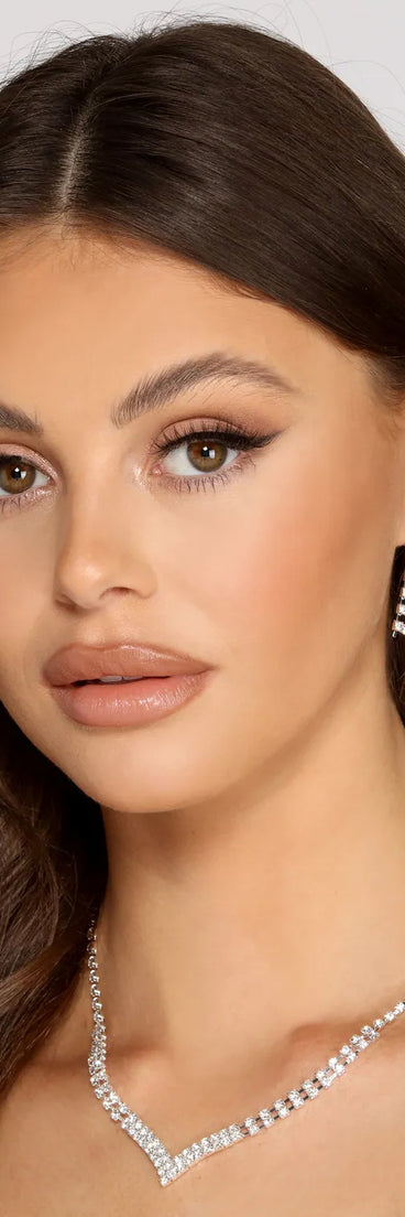 Dainty And Chic Rhinestone Necklace And Earrings Set