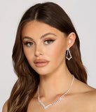 Dainty And Chic Rhinestone Necklace And Earrings Set