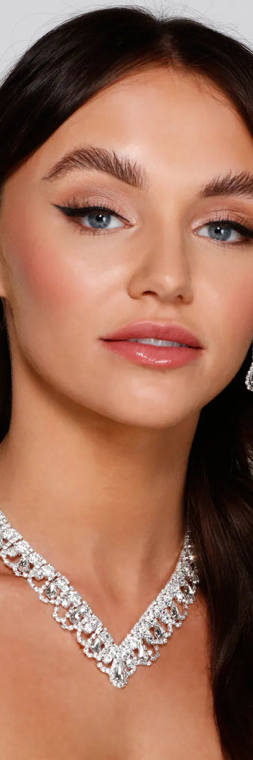 Shimmer And Glow Collar And Duster Earrings Set