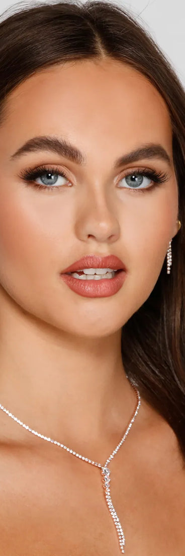 Get ready for any event with the Ready To Stun Dainty Necklace And Earrings Set in rose, an essential start to creating a versatile outfit for women for parties, cocktail hours, or Valentine's Day events.