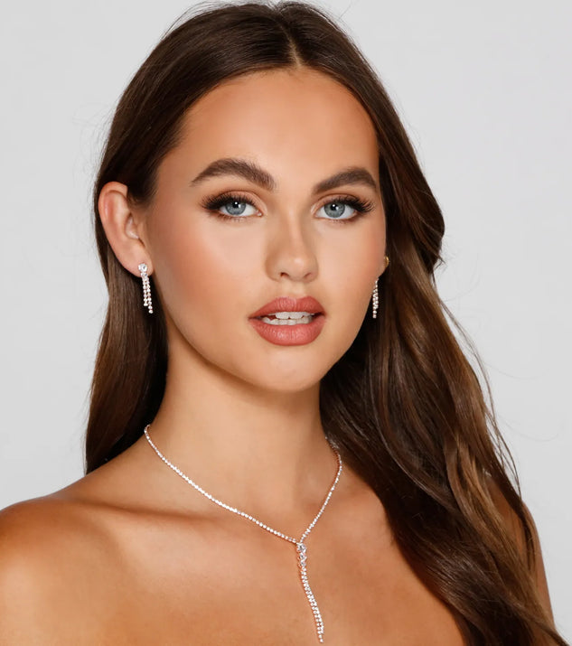 Get ready for any event with the Ready To Stun Dainty Necklace And Earrings Set in rose, an essential start to creating a versatile outfit for women for parties, cocktail hours, or Valentine's Day events.