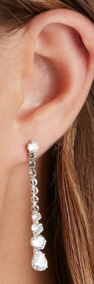 The Delicate Shine Rhinestone Lariat Earring Set helps create a chic silver women's cocktail outfit with a trendy texture and stylish design, ideal for wedding guest cocktail outfits or dinner parties.