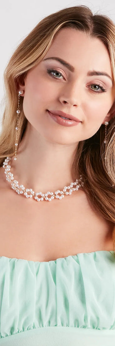 Pretty Luxe Pearl Flower Choker Necklace