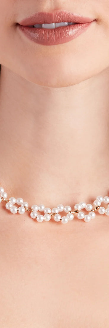 Pretty Luxe Pearl Flower Choker Necklace