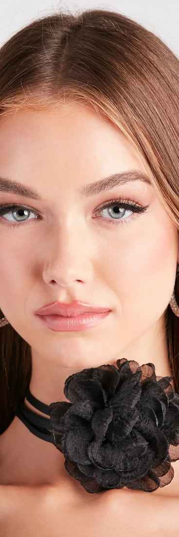 Serving Chic Style Rosette Flower Choker Necklace