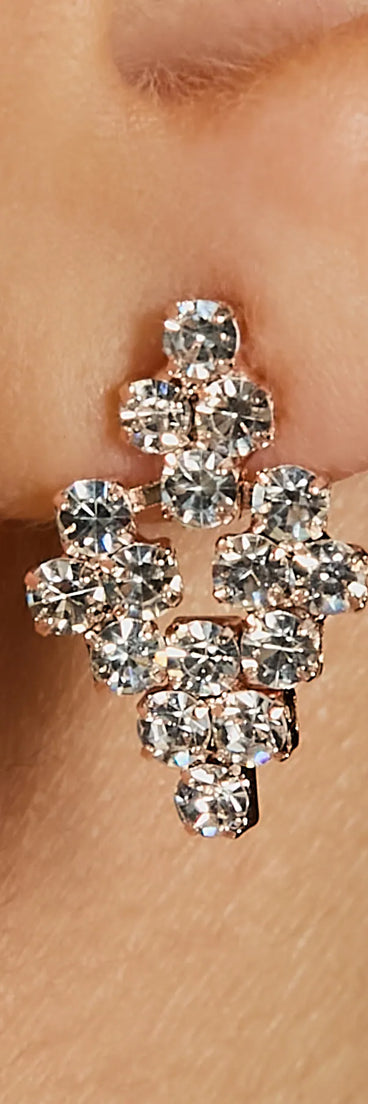 
Upgrade your style game for 2025 with the Forever Sparkle Rhinestone Necklace And Earrings Set, perfect for any fashion-forward wardrobe.