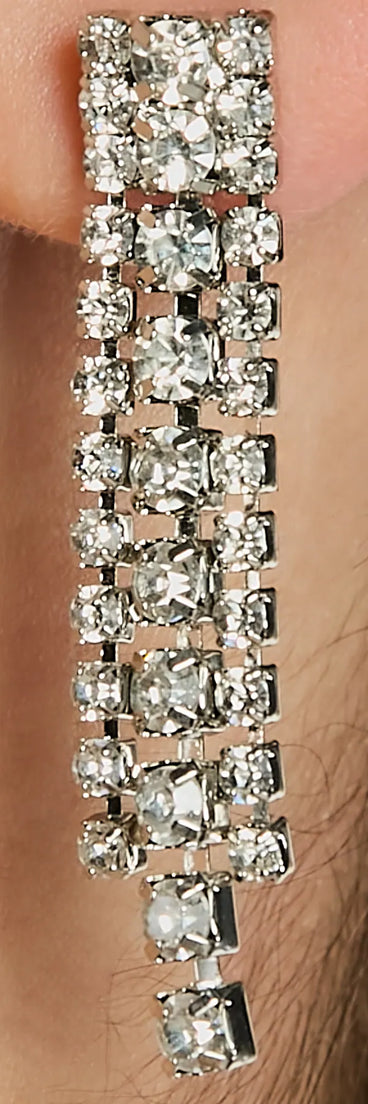 Get inspired with the Impeccable Glam Rhinestone Necklace And Earrings Set, a feed-worthy silver piece that’s part of Windsor's updated and curated women’s clothing edit packed with must-have fall outfit ideas.