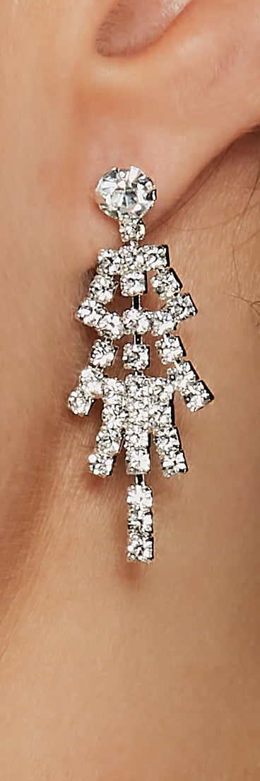 The Elegant Rhinestone Necklace And Earrings Set helps create a chic silver women's cocktail outfit with a trendy texture and stylish design, ideal for wedding guest cocktail outfits or dinner parties.