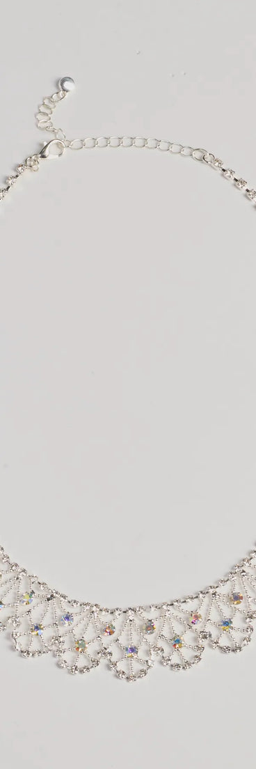 Get ready for any event with the Divine Sparkle Scallop Rhinestone Collar Necklace in silver, an essential start to creating a versatile outfit for women for parties, cocktail hours, or Valentine's Day events.