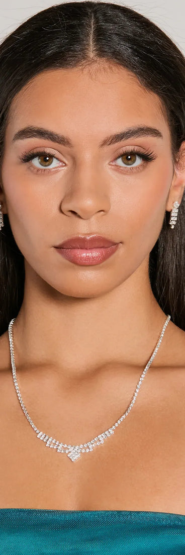 Homecoming jewelry and accessories like the Sparkle Status Rhinestone Necklace And Earrings Set provide the finishing touch to help you dazzle at HOCO 2024!