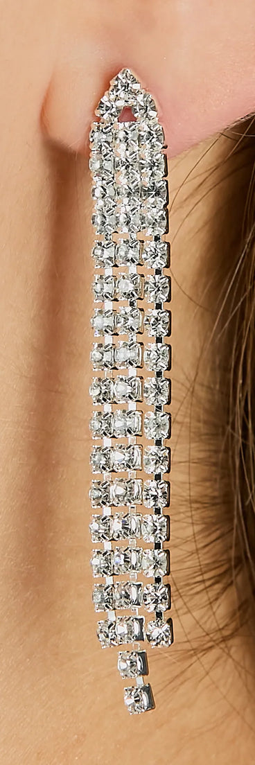 Homecoming jewelry and accessories like the Ever So Luxe Rhinestone Fringe Necklace And Earrings Set provide the finishing touch to help you dazzle at HOCO 2025!