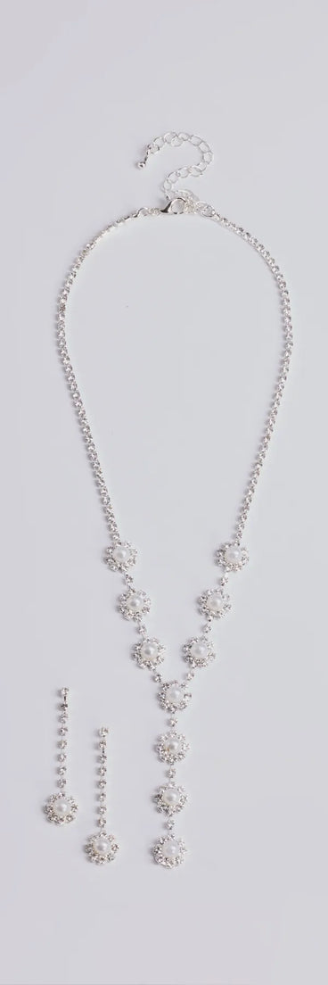The Truly Glam Rhinestone and Pearl Lariat Necklace Set helps create a chic silver women's cocktail outfit with a trendy texture and stylish design, ideal for wedding guest cocktail outfits or dinner parties.