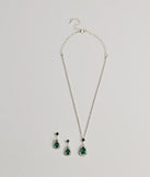Get ready for any event with the Dreamy Luxe Rhinestone Necklace Set in emerald, an essential start to creating a versatile holiday outfit for women for holiday parties, cocktail hours, or NYE events.