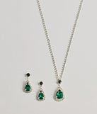 Get ready for any event with the Dreamy Luxe Rhinestone Necklace Set in emerald, an essential start to creating a versatile holiday outfit for women for holiday parties, cocktail hours, or NYE events.