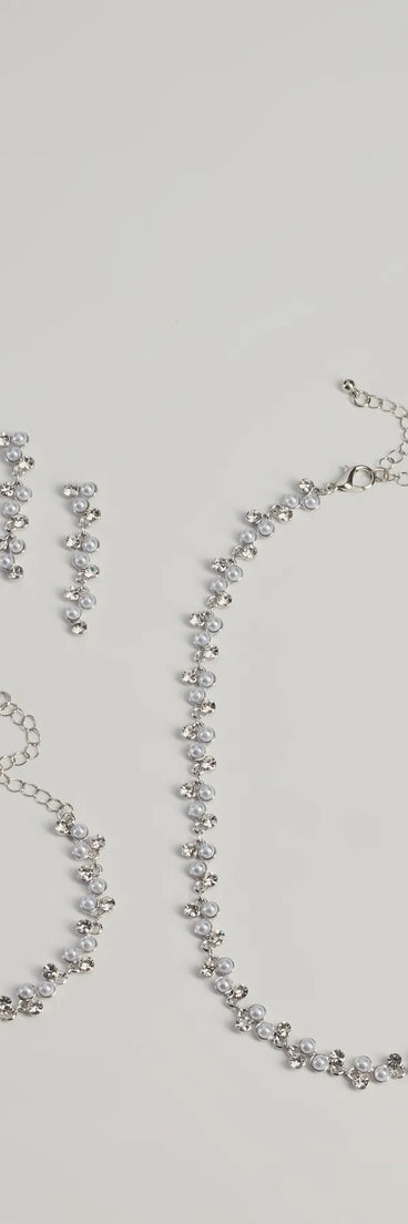 Glimmering Rhinestone And Pearl Necklace, Bracelet, And Earrings Set