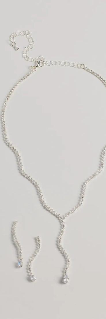 Get ready for any event with the Bejeweled Bliss Cubic Zirconia Wavy Necklace Set in silver, an essential start to creating a versatile outfit for women for parties, cocktail hours, or Valentine's Day events.