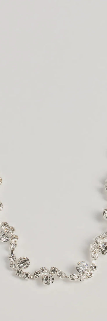 Get ready for any event with the Radiant Allure Rhinestone Cluster Necklace in silver, an essential start to creating a versatile outfit for women for parties, cocktail hours, or Valentine's Day events.