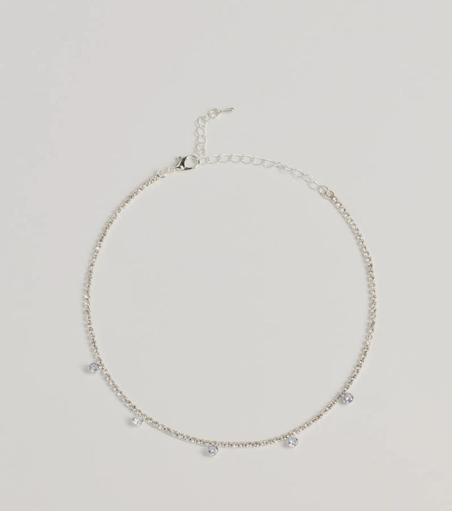 Get ready for any event with the Delicate Shine Clear Stone And Rhinestone Choker in silver, an essential start to creating a versatile holiday outfit for women for holiday parties, cocktail hours, or NYE events.