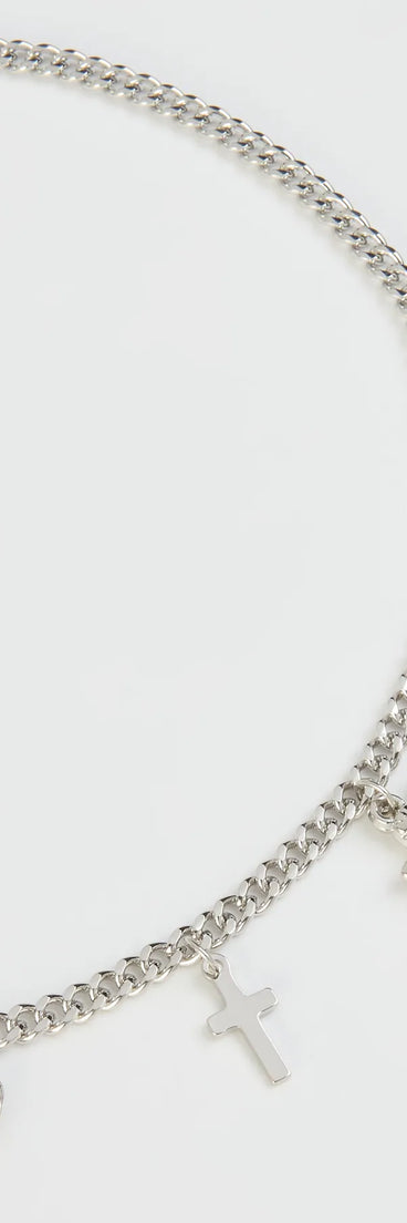 The Feelin' Trendy Chain-Link Charm Necklace in silver brings edge and energy to your vibe, ready to elevate any festival look or concert outfit.