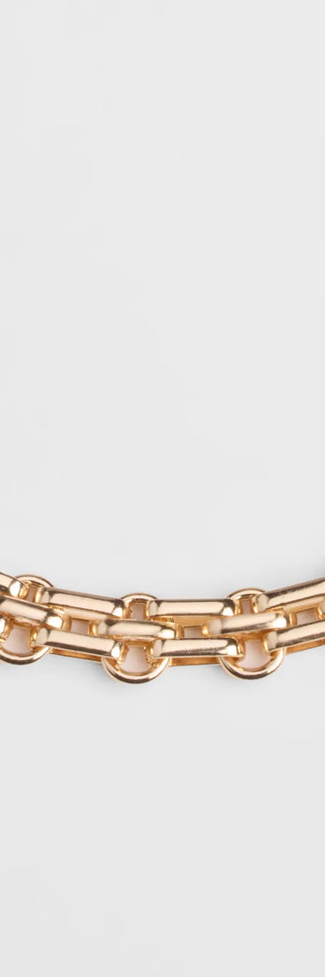 The Always Linked Statement Chain Necklace in gold brings edge and energy to your vibe, ready to elevate any festival look or concert outfit.