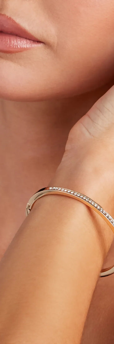 Sleek Look Rhinestone Bangle
