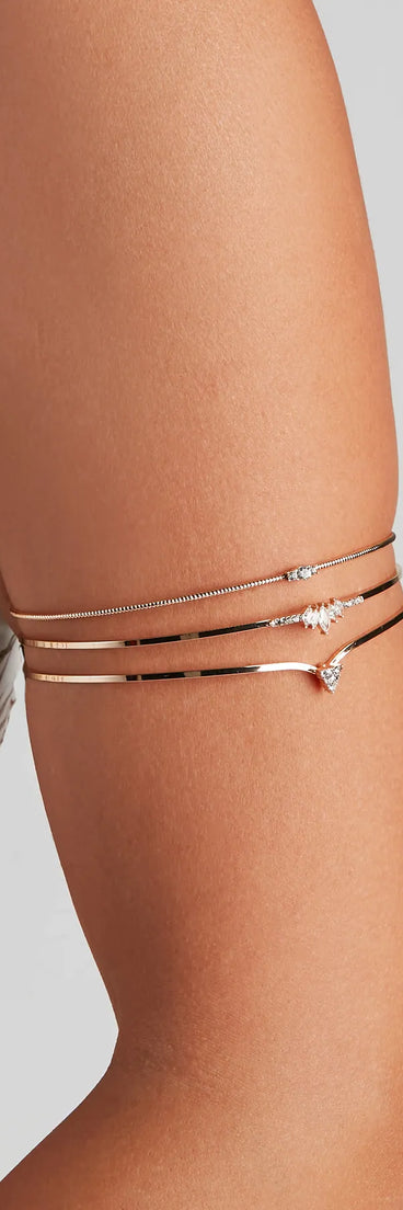 Bling On The Chic Gold Arm Cuff Windsor - Main Image