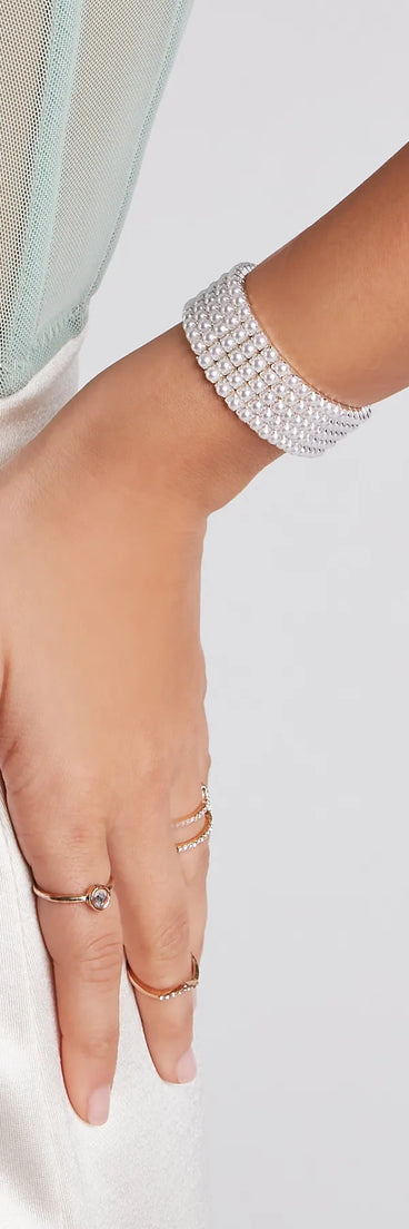 Lavish Faux Pearl Stretch Bracelet