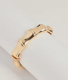 
Upgrade your style game for 2025 with the Sculpted Glam Bamboo Metal Bangle in gold, perfect for any fashion-forward wardrobe.