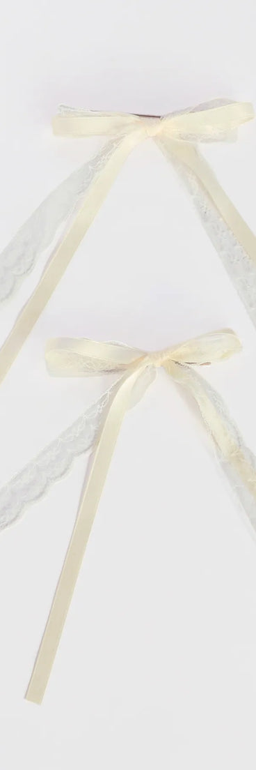 
Upgrade your style game for 2025 with the Dainty Chic Lace Bow Barrettes, perfect for any fashion-forward wardrobe.