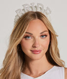 
Upgrade your style game for 2025 with the Faux Pearl Bride Headband in white, perfect for any fashion-forward wardrobe.