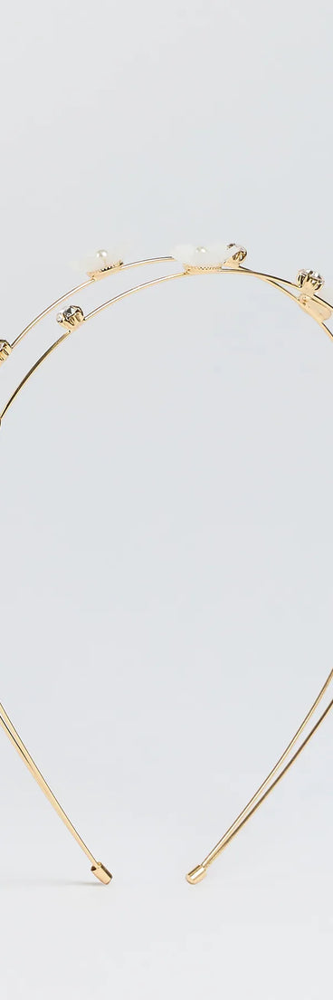 Get inspired with the Ethereal Glam Rhinestone Flower Headband, a feed-worthy white piece that’s part of Windsor's updated and curated women’s clothing edit packed with must-have fall outfit ideas.