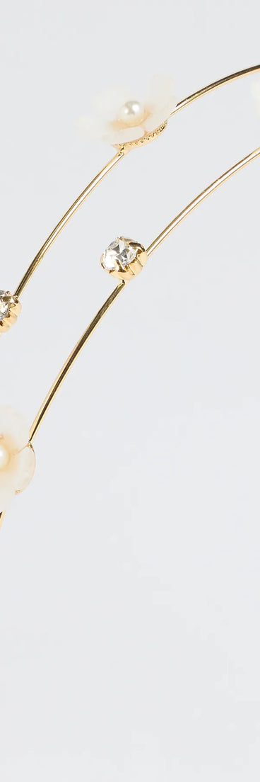 Get inspired with the Ethereal Glam Rhinestone Flower Headband, a feed-worthy white piece that’s part of Windsor's updated and curated women’s clothing edit packed with must-have fall outfit ideas.