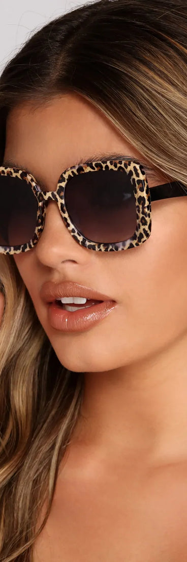 Diva Moment Leopard Print Sunglasses