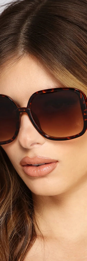 Throwing Shade Square Frame Sunglasses