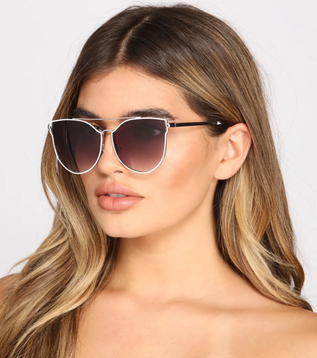 Sleek And Trendy Aviator Sunglasses