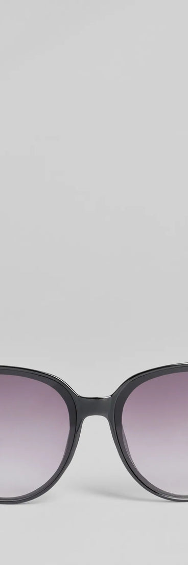 Get inspired with the Forever Fabulous Cat-Eye Sunglasses, a feed-worthy piece that’s part of Windsor's updated and curated women’s clothing edit packed with must-have fall outfit ideas.