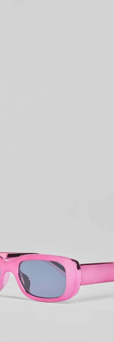 
Upgrade your style game for 2025 with the Fab Trendsetter Rectangle Sunglasses, perfect for any fashion-forward wardrobe.