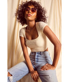 Cutest Vision Chain Link Trim Sunglasses, a trendy rose gold addition to women's going-out outfits, is ideal for Christmas party outfits, chic NYE attire, or winter night-out looks that keep you on-trend!