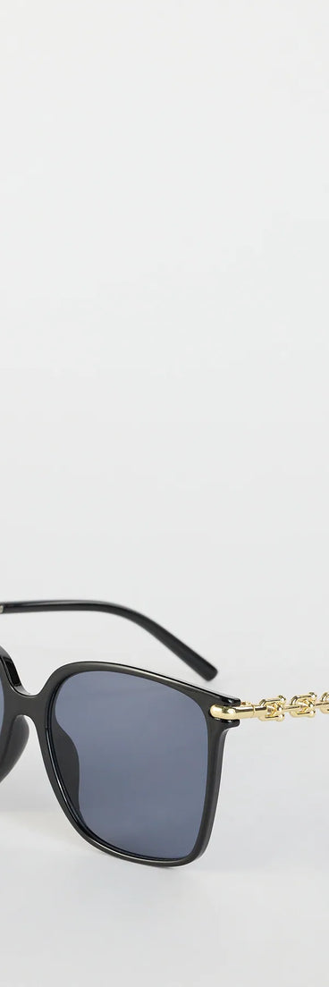 Get inspired with the Schedule Full Oversized Square Sunglasses, a feed-worthy black piece that’s part of Windsor's updated and curated women’s clothing edit packed with must-have fall outfit ideas.