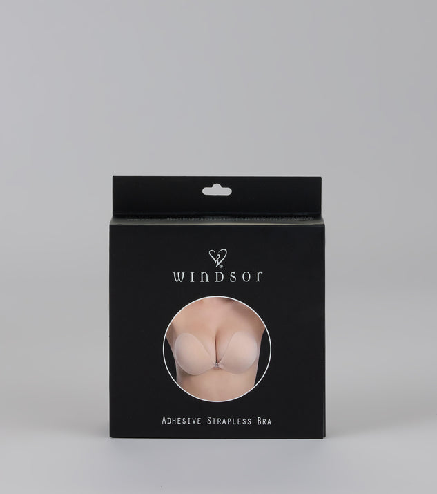 Get inspired with the Flawless Finish Adhesive Strapless Bra, a feed-worthy piece that’s part of Windsor's updated and curated women’s clothing edit packed with must-have fall outfit ideas.