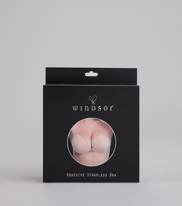 Get inspired with the Flawless Finish Adhesive Strapless Bra, a feed-worthy piece that’s part of Windsor's updated and curated women’s clothing edit packed with must-have fall outfit ideas.