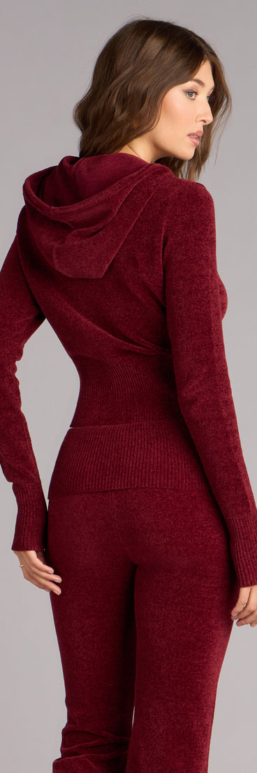 Get into matching sets with the Cozy Girl Chenille Knit Zip-Up Hoodie in burgundy, an easy outfit choice that balances trend and versatility.