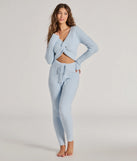 
Upgrade your style game for 2025 with the Cozy Life Chenille Knit Twist-Front Crop Top, perfect for any fashion-forward wardrobe.