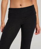 
Upgrade your style game for 2025 with the Casual Trend Knit Fold-Over Flare Pants in black, perfect for any fashion-forward wardrobe.