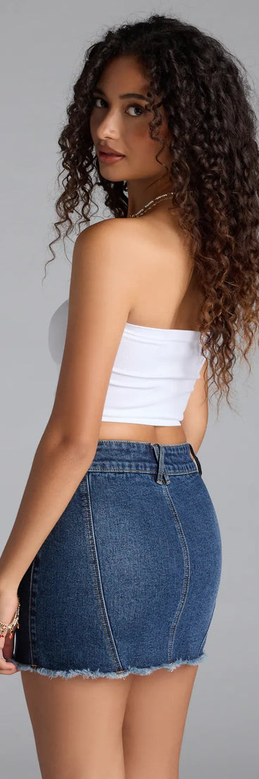 With its midriff cut and trend-forward fit, the Casual Staple Ribbed Knit Bandeau Top is a white crop top made to pair with skirts, denim, or whatever vibe you're feeling this season.