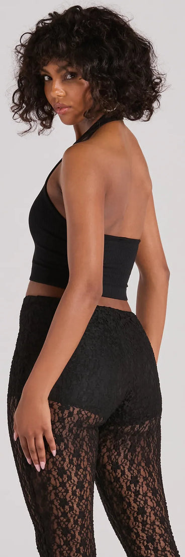 Day Or Night Halter V-Neck Crop Top, a trendy black addition to women's going-out outfits, is ideal for Christmas party outfits, chic NYE attire, or winter night-out looks that keep you on-trend!