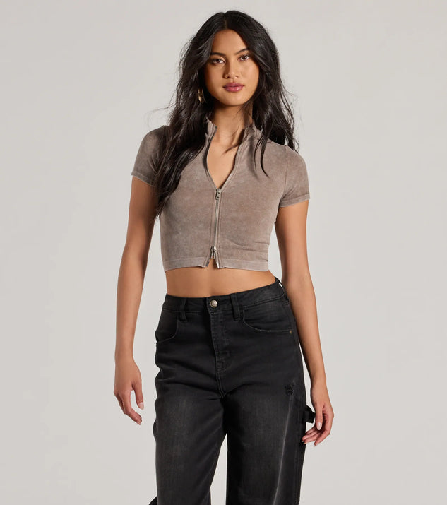 
Upgrade your style game for 2025 with the Trending Vibe Short Sleeve Zip Up Crop Top in brown, perfect for any fashion-forward wardrobe.
