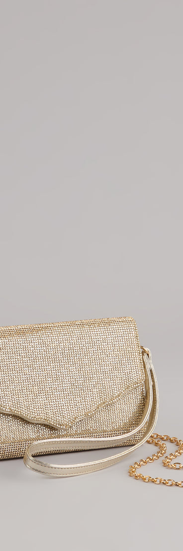 Get inspired with the Sparkly Endeavor Rhinestone Crossbody Wallet, a feed-worthy piece that’s part of Windsor's updated and curated women’s clothing edit packed with must-have fall outfit ideas.