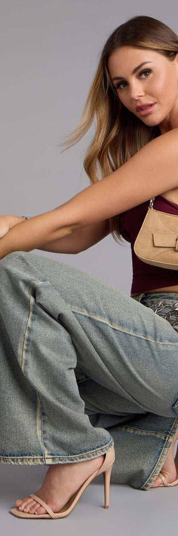 This piece brings trend-right energy to the City Chic Buckle Shoulder Bag, perfect for fall outfits that stand out.