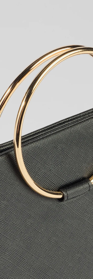 
Upgrade your style game for 2025 with the Sleek And Chic Mini Tote in black, perfect for any fashion-forward wardrobe.